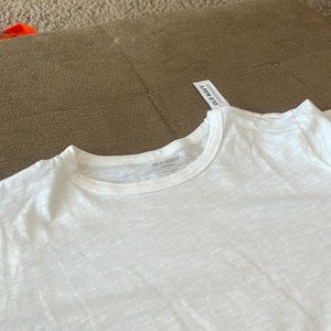 Old Navy women’s tshirt XL everywear shirt NWT.